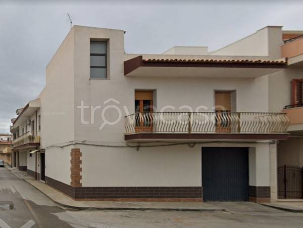 casa indipendente in vendita a Vittoria