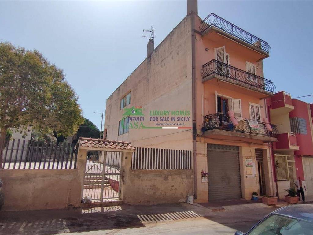 casa indipendente in vendita a Vittoria