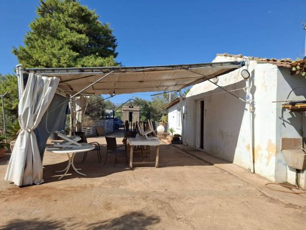 casa indipendente in vendita a Vittoria in zona Scoglitti