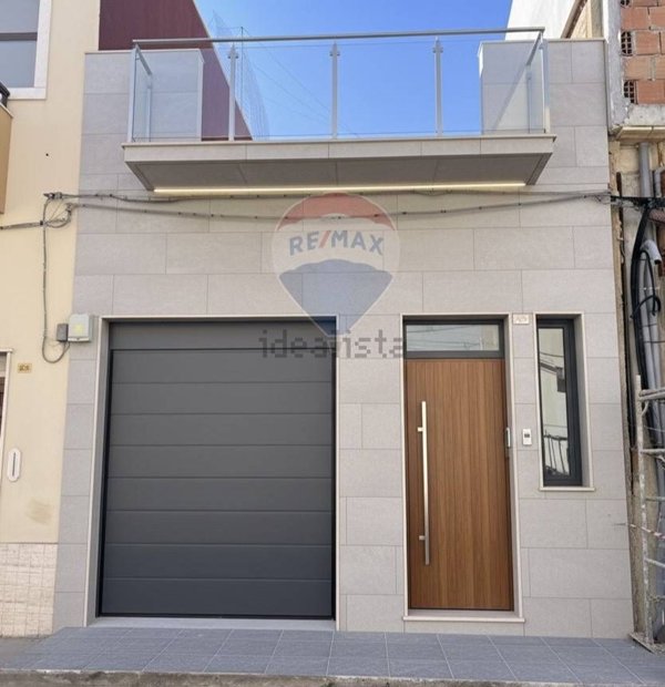 casa indipendente in vendita a Vittoria