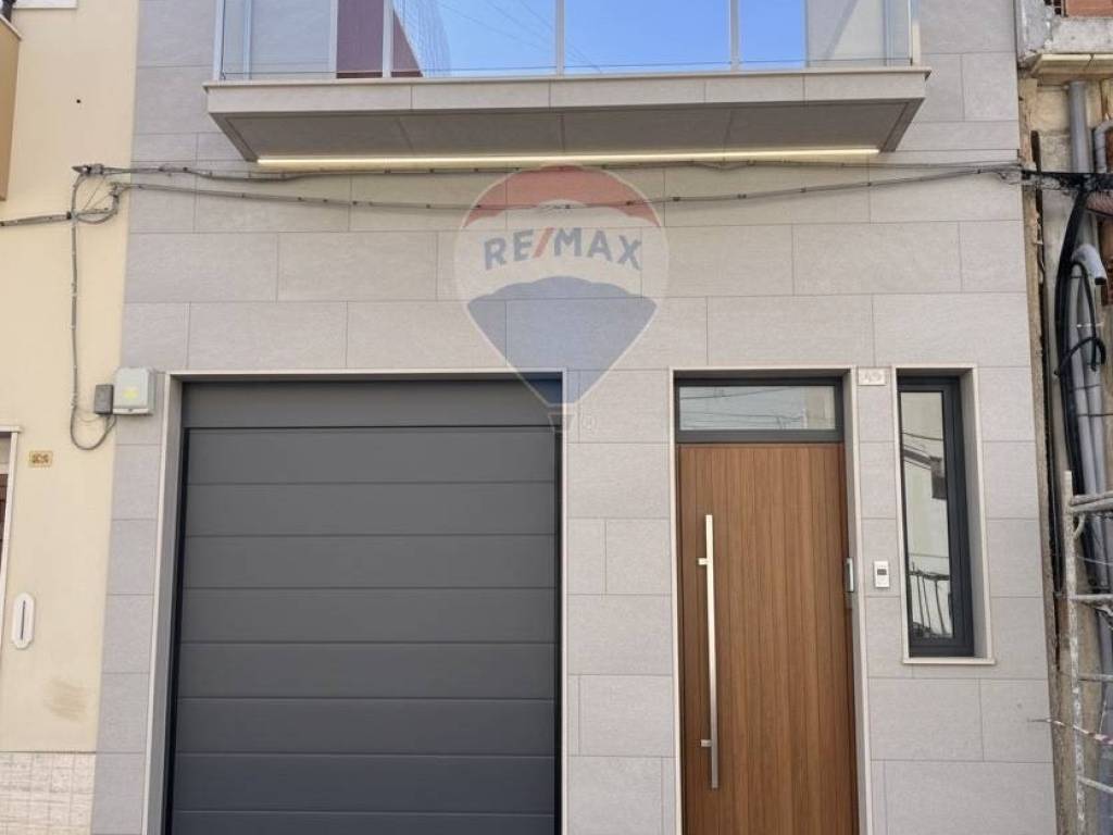 casa indipendente in vendita a Vittoria