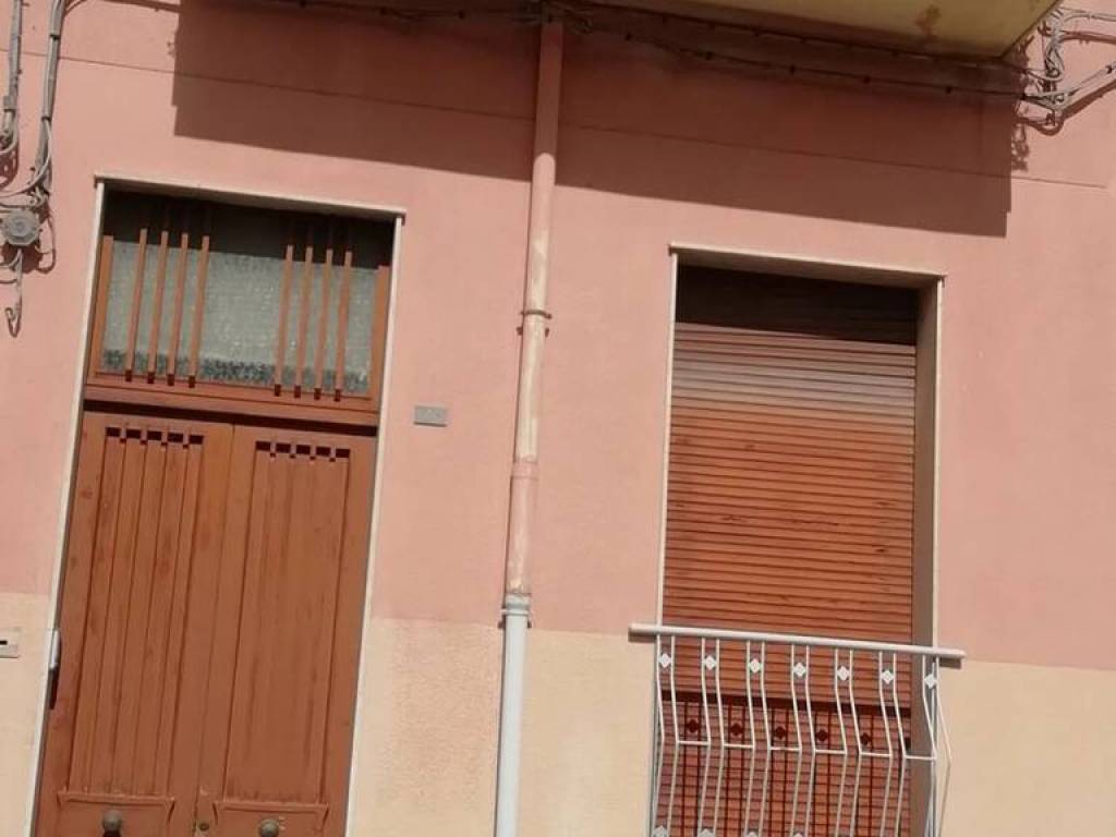 casa indipendente in vendita a Vittoria