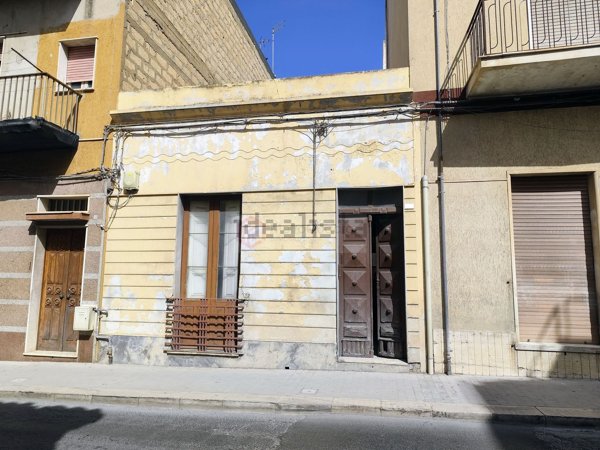 casa indipendente in vendita a Vittoria
