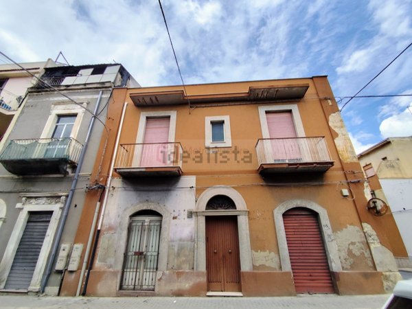 casa indipendente in vendita a Vittoria