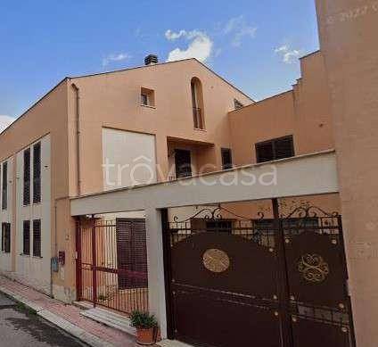 casa indipendente in vendita a Vittoria