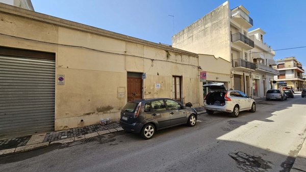 casa indipendente in vendita a Vittoria