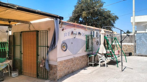 casa indipendente in vendita a Vittoria in zona Scoglitti