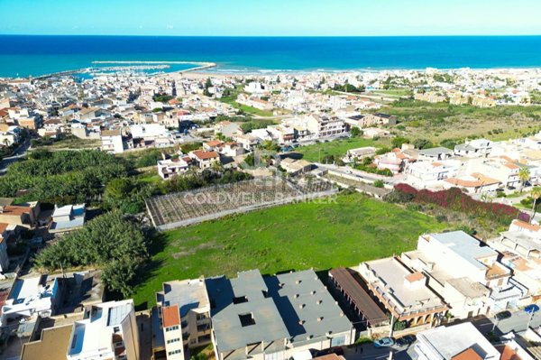 terreno edificabile in vendita a Vittoria in zona Scoglitti