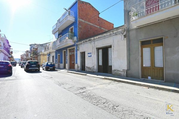 casa indipendente in vendita a Vittoria