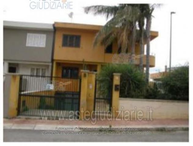 casa indipendente in vendita a Vittoria