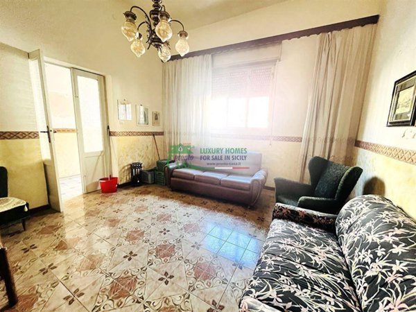 casa indipendente in vendita a Vittoria