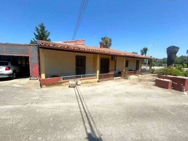 casa indipendente in vendita a Vittoria
