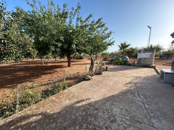 casa indipendente in vendita a Vittoria