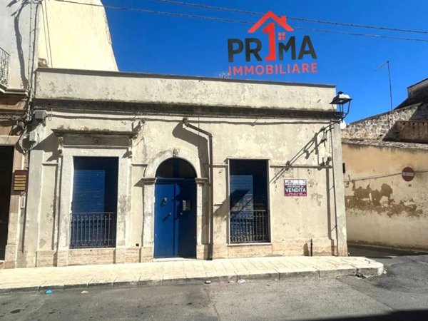 casa indipendente in vendita a Vittoria