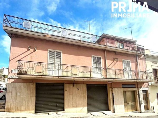 casa indipendente in vendita a Vittoria