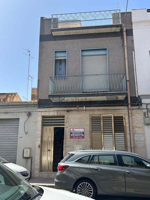 casa indipendente in vendita a Vittoria