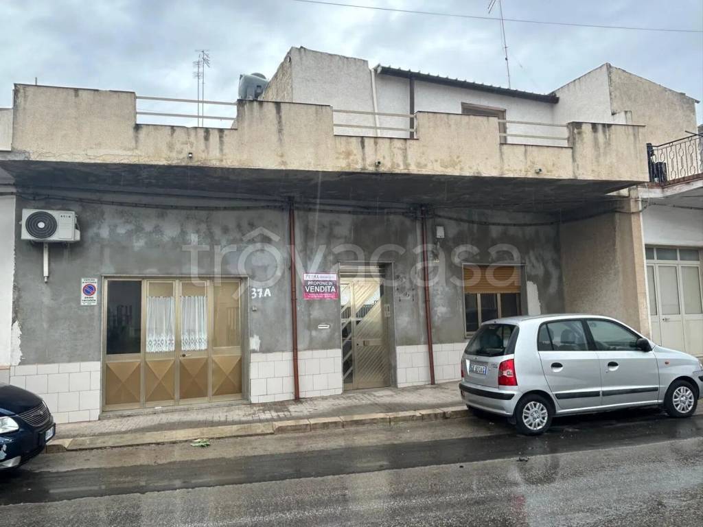 casa indipendente in vendita a Vittoria