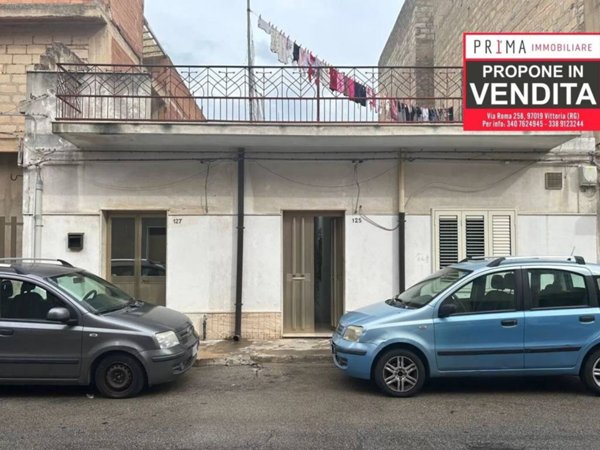 casa indipendente in vendita a Vittoria