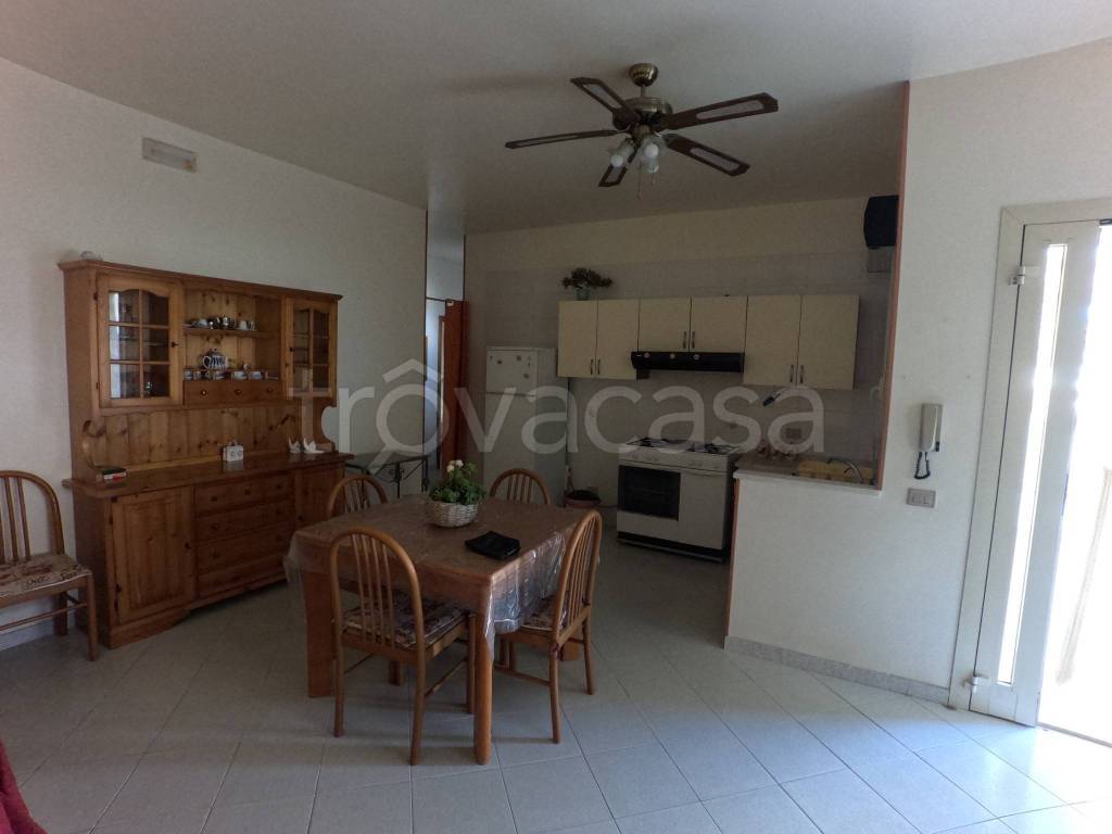 appartamento in vendita a Vittoria in zona Scoglitti