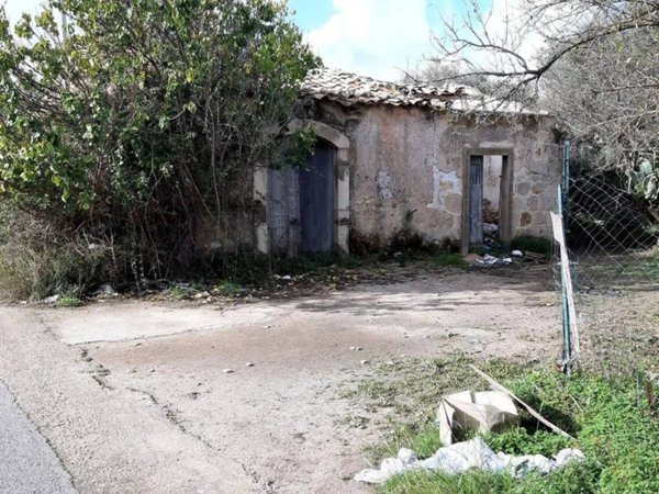 casa indipendente in vendita a Vittoria