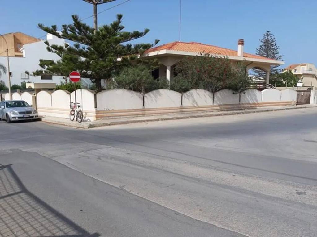 casa indipendente in vendita a Vittoria in zona Scoglitti