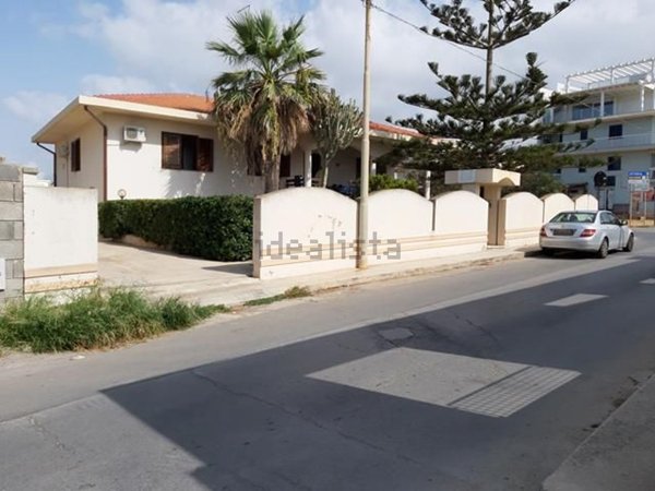 casa indipendente in vendita a Vittoria in zona Scoglitti