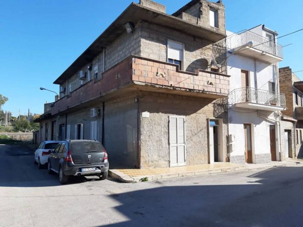 casa indipendente in vendita a Vittoria