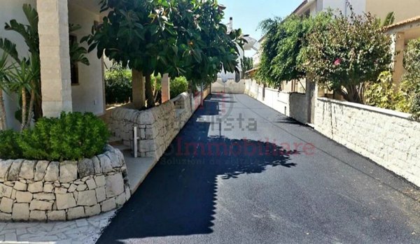 appartamento in vendita a Vittoria in zona Scoglitti