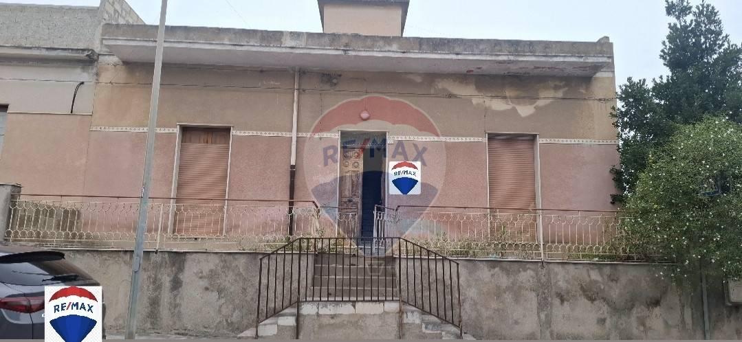 casa indipendente in vendita a Vittoria