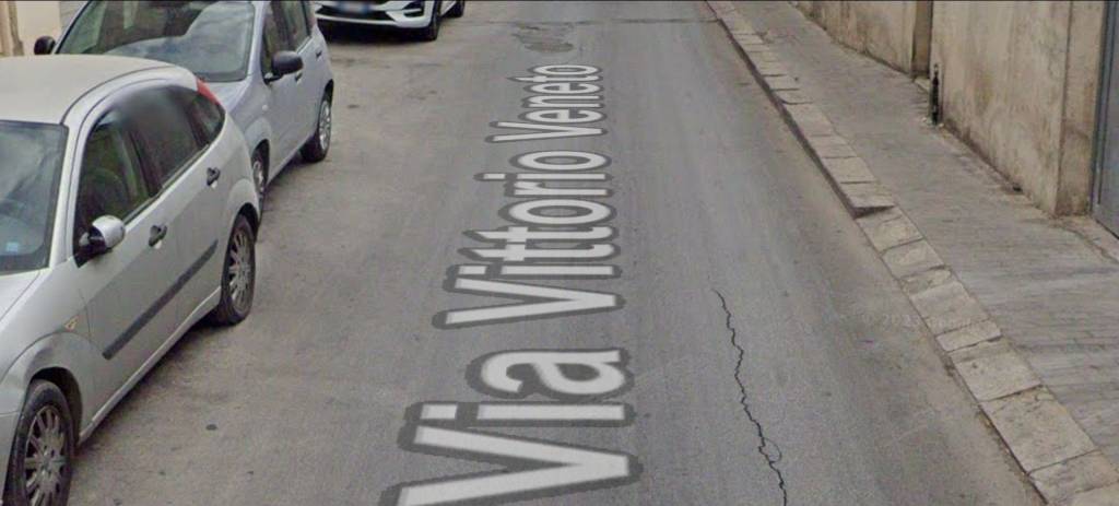 locale commerciale in vendita a Vittoria