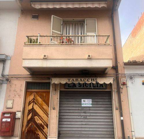 casa indipendente in vendita a Vittoria