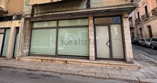 locale commerciale in vendita a Vittoria