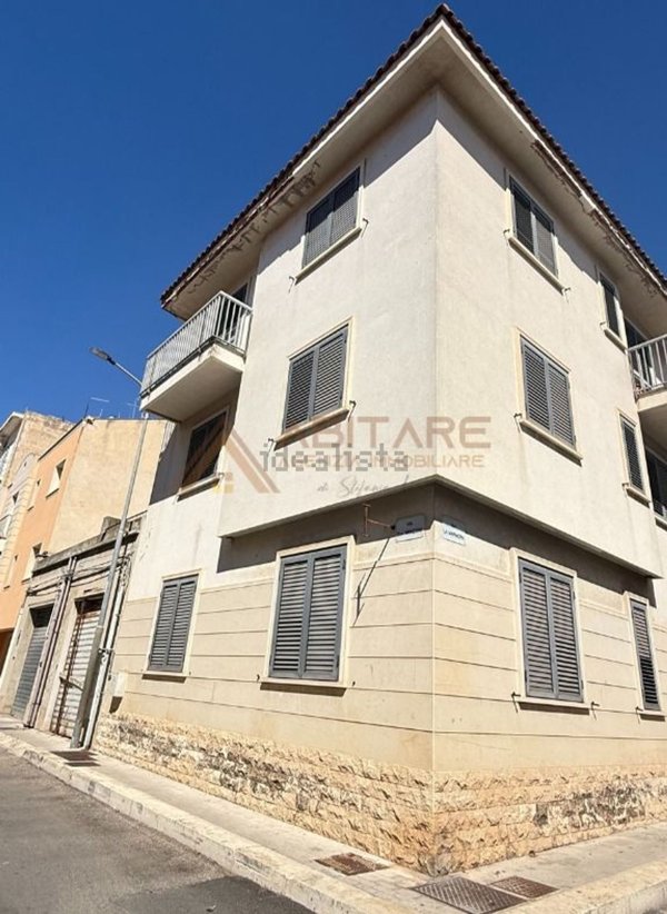 casa indipendente in vendita a Vittoria