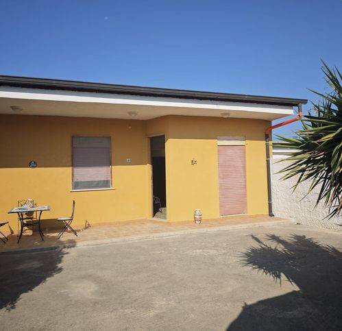 pentavano in vendita a Vittoria in zona Scoglitti