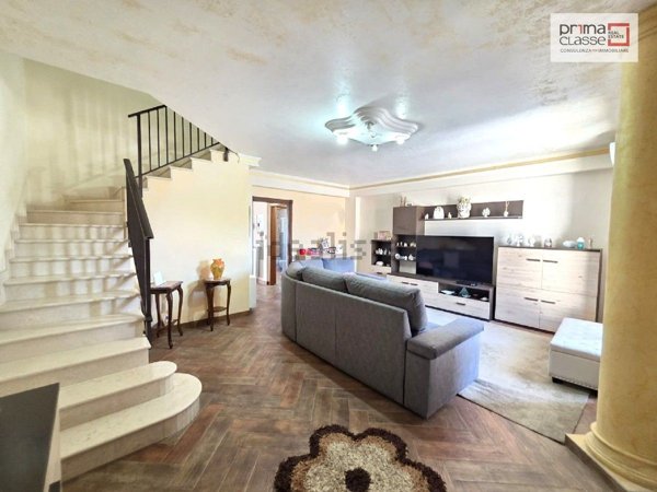 casa indipendente in vendita a Vittoria in zona Scoglitti