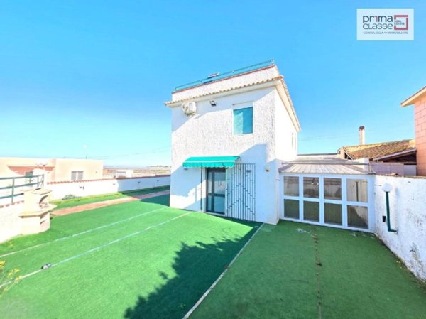 casa indipendente in vendita a Vittoria in zona Scoglitti