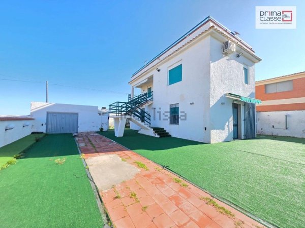 casa indipendente in vendita a Vittoria in zona Scoglitti