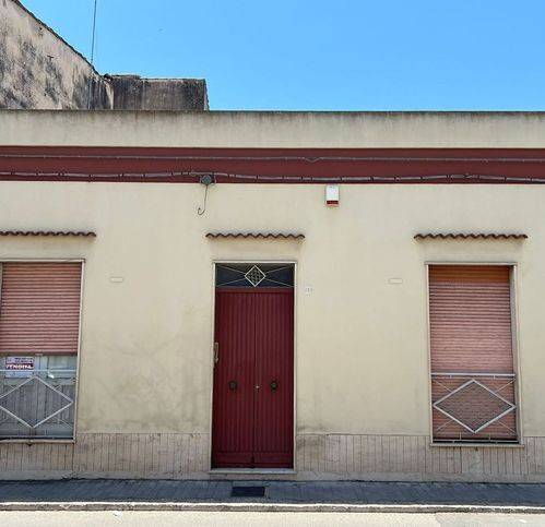 casa indipendente in vendita a Vittoria