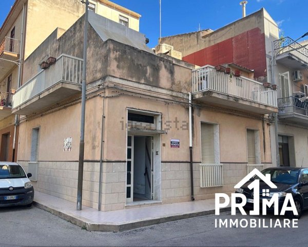 casa indipendente in vendita a Vittoria