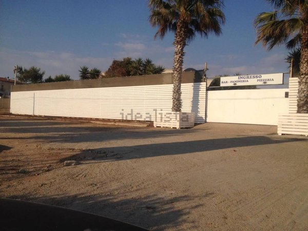 negozio in vendita a Vittoria in zona Scoglitti