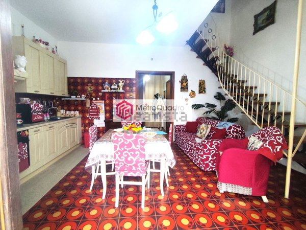 casa indipendente in vendita a Vittoria