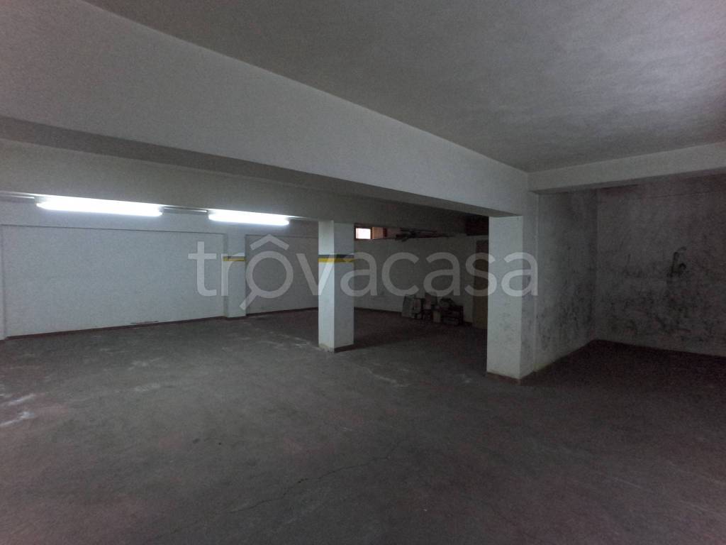 negozio in vendita a Vittoria