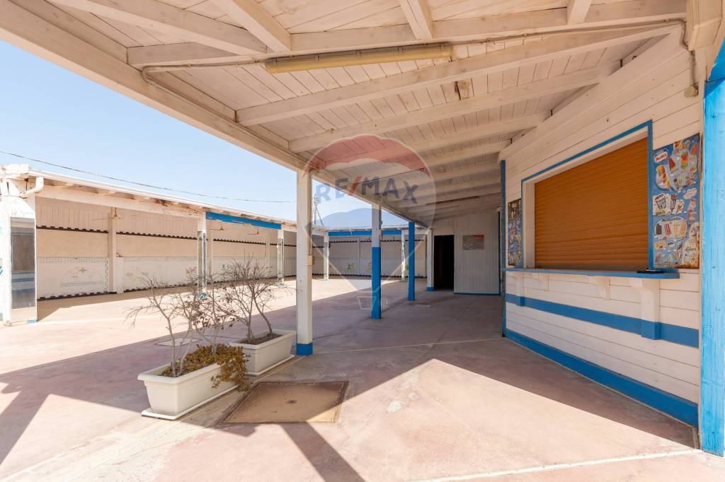 negozio in vendita a Vittoria in zona Scoglitti