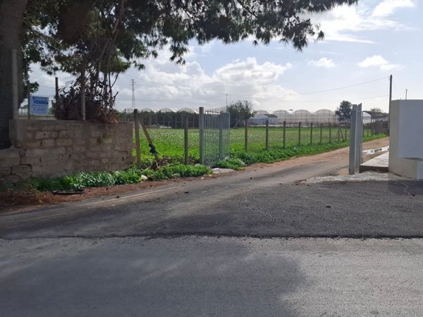 locale di sgombero in vendita a Vittoria in zona Scoglitti