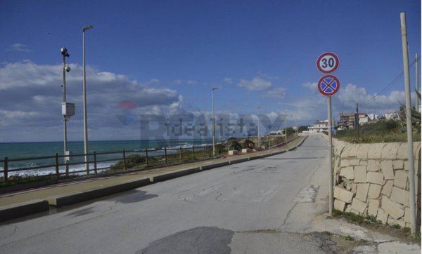 terreno edificabile in vendita a Vittoria in zona Scoglitti