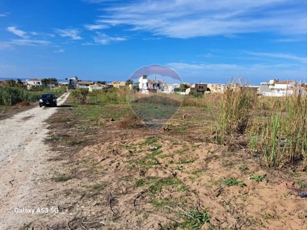 terreno agricolo in vendita a Vittoria in zona Scoglitti