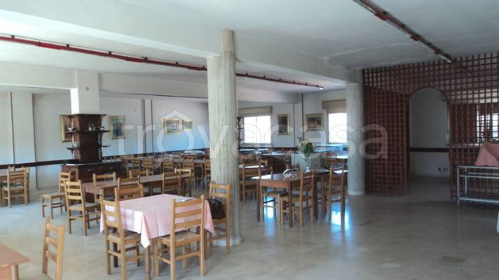 negozio in vendita a Vittoria in zona Scoglitti