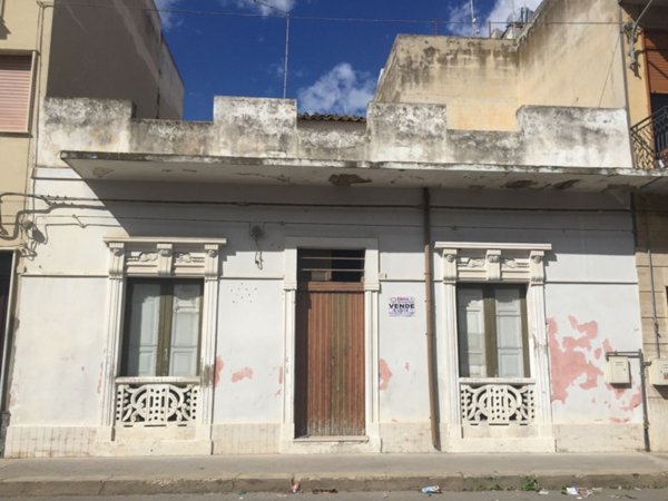 casa indipendente in vendita a Vittoria