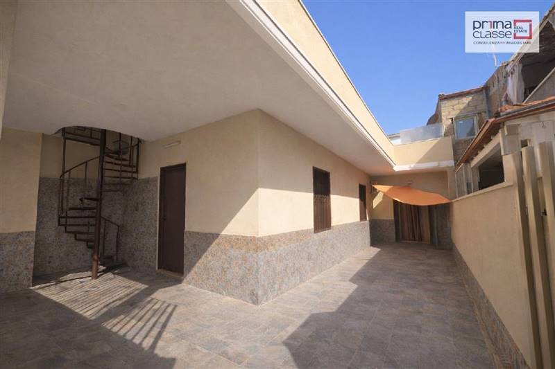 casa indipendente in vendita a Vittoria in zona Scoglitti