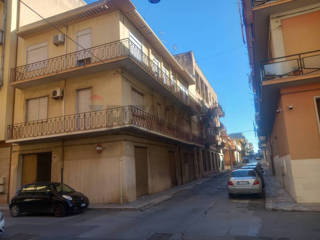 casa indipendente in vendita a Vittoria